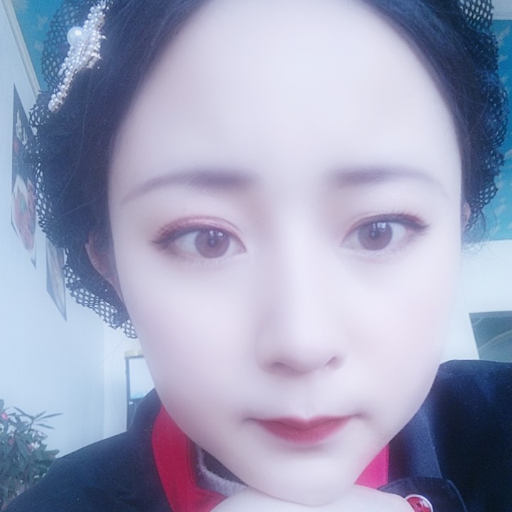 魁梧邂逅灯泡的照片