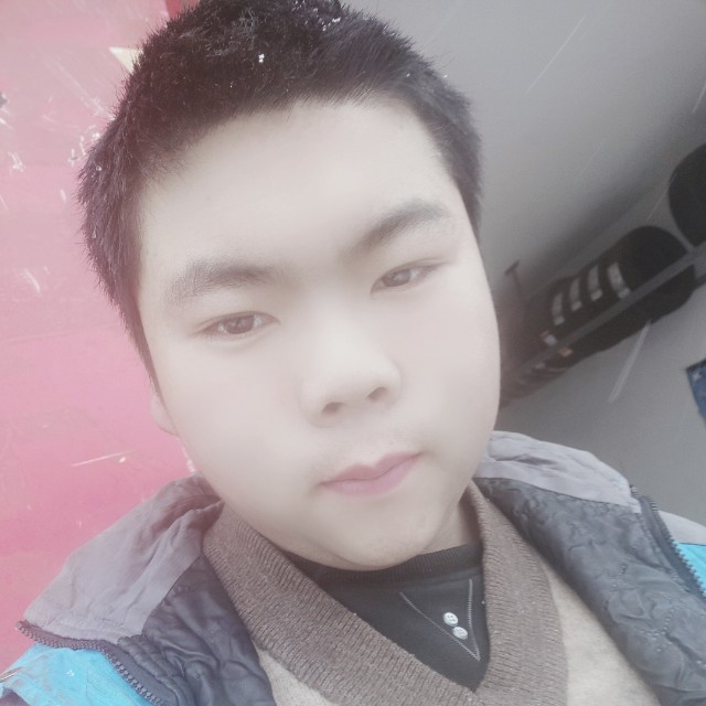 碧影蹙眉忧伤的照片