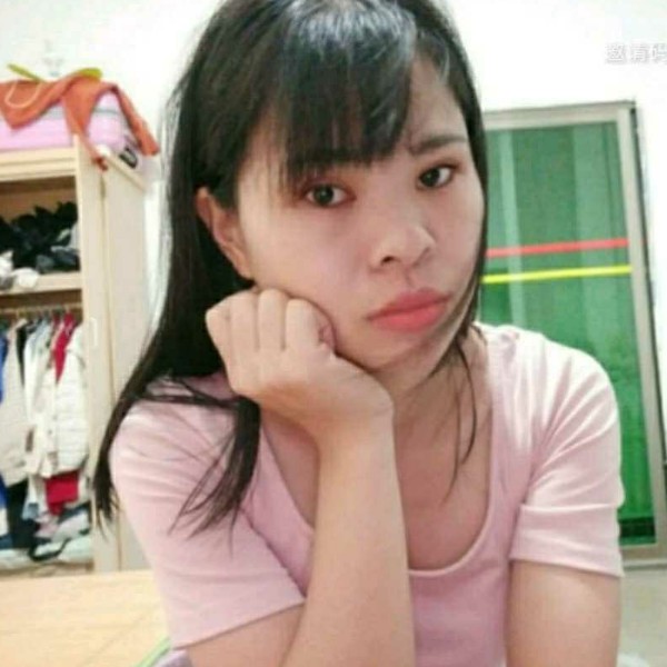整齐漫步小蘑菇的照片