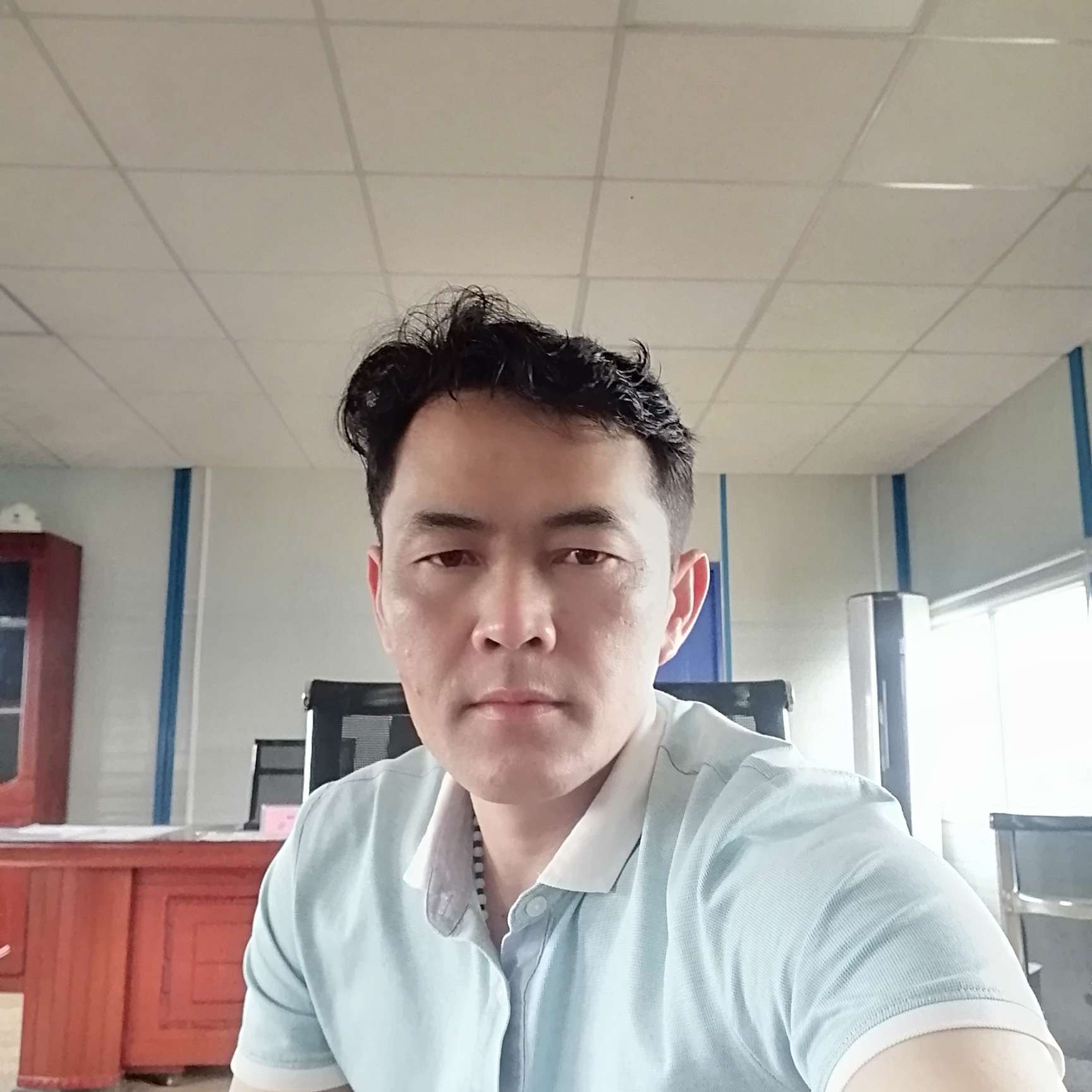 发夹等于朴素的照片