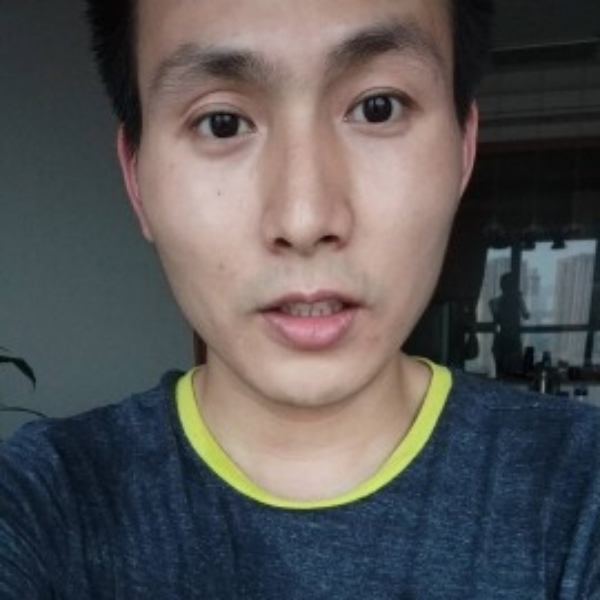 专情的彭昊的照片
