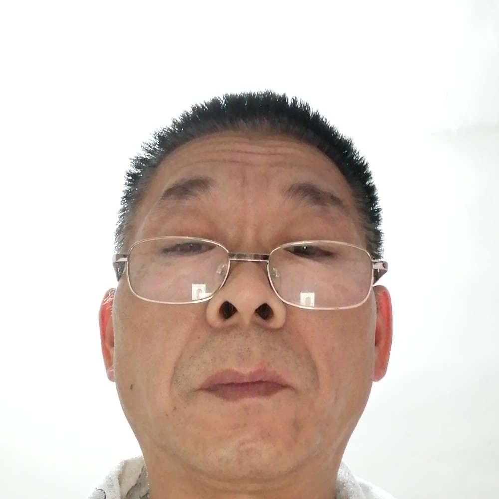 睫毛飘逸的照片