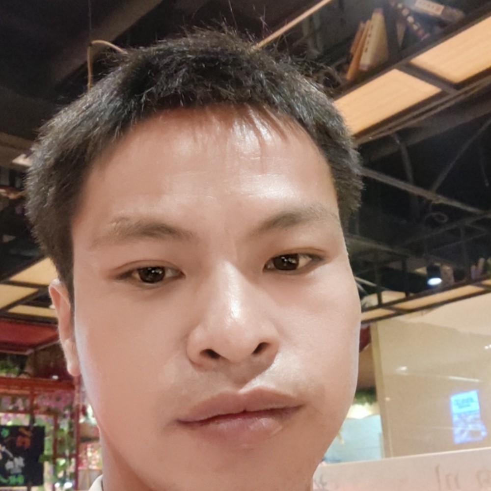 中心有愉快的照片