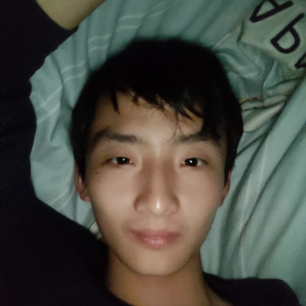 小懒虫挽手知性的照片