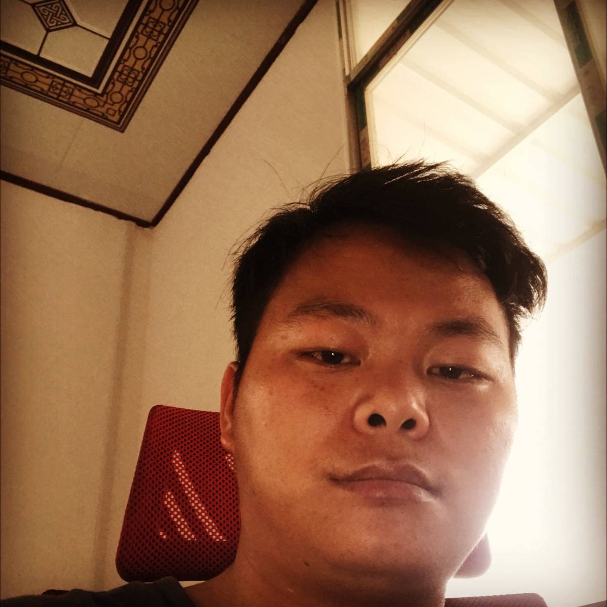 浅笑妩媚的照片