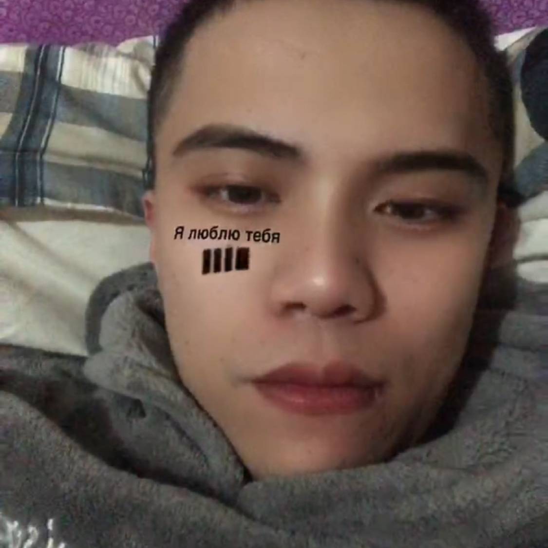 反方向的钟wyh的照片