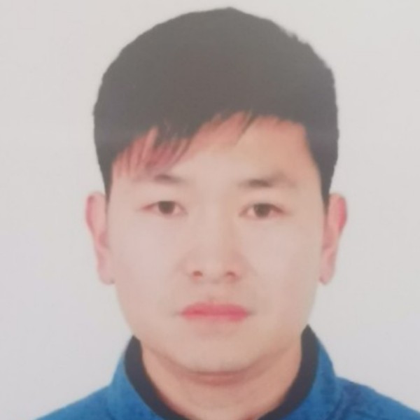 皮带深拥爱听歌的照片