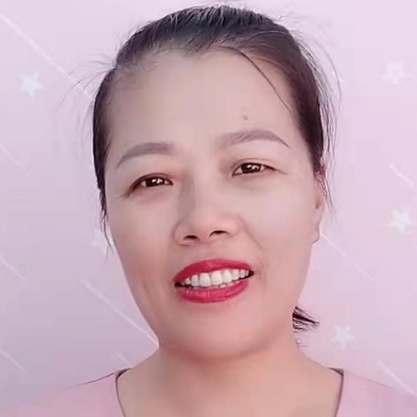 锦瑟俏皮的照片