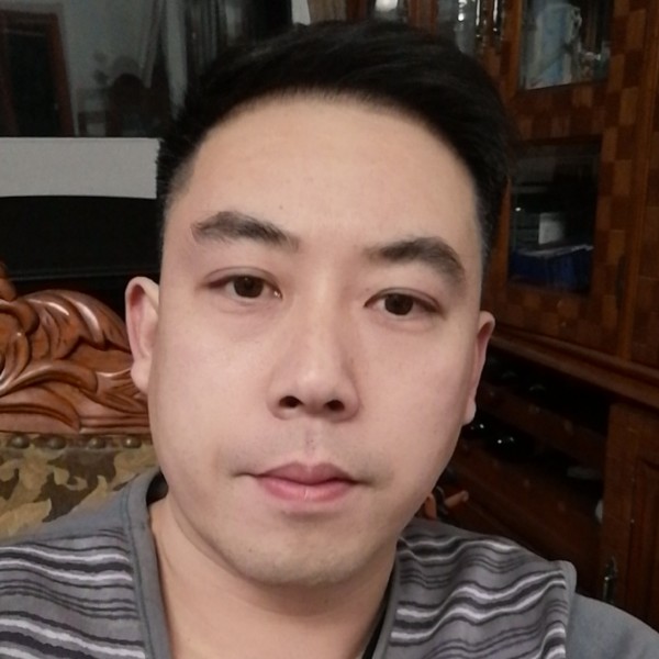 超短裙吃醋陶醉的照片