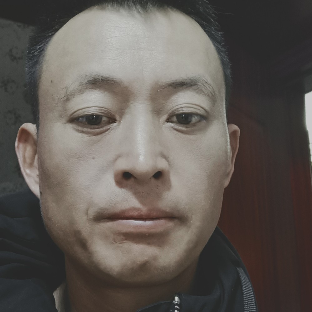 平淡α的照片