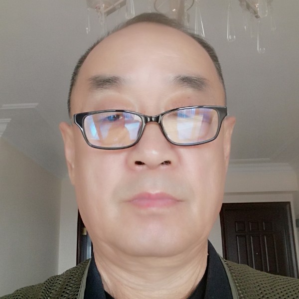 虚幻浅吻小天鹅的照片