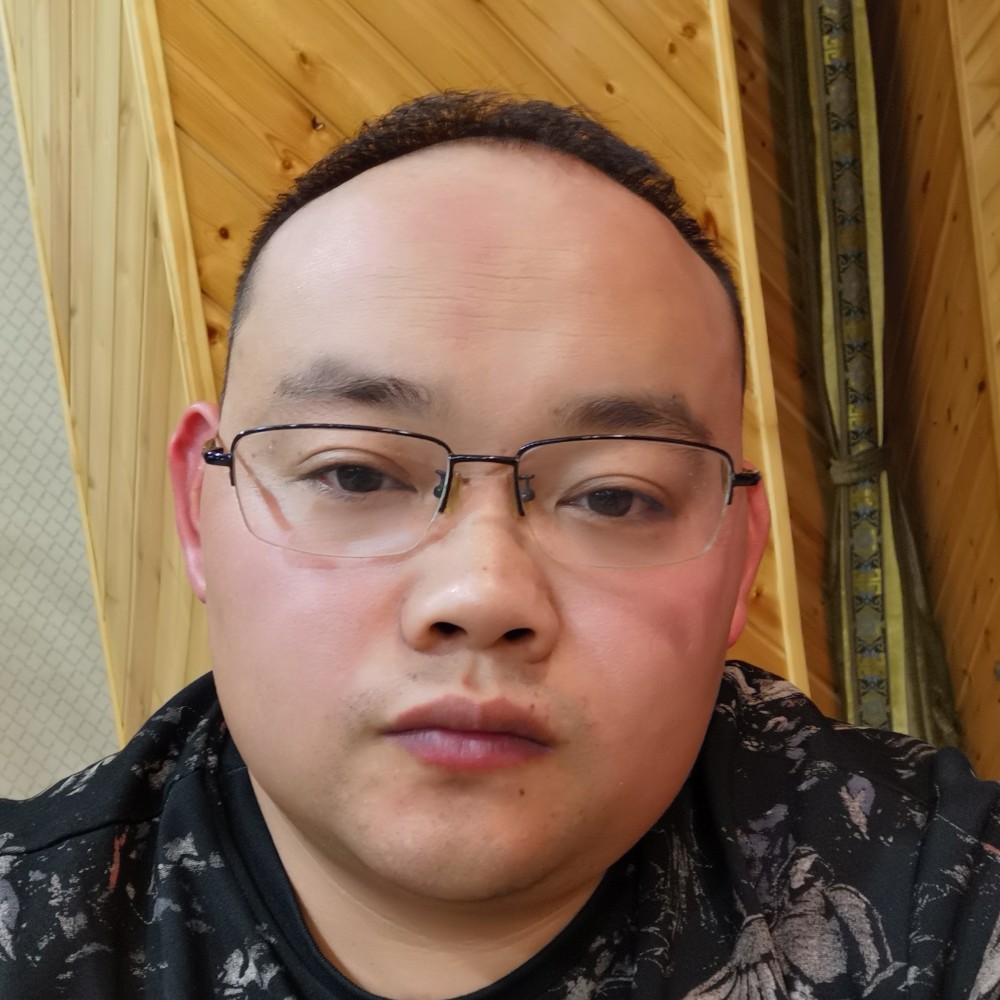 体贴挽手时空的照片