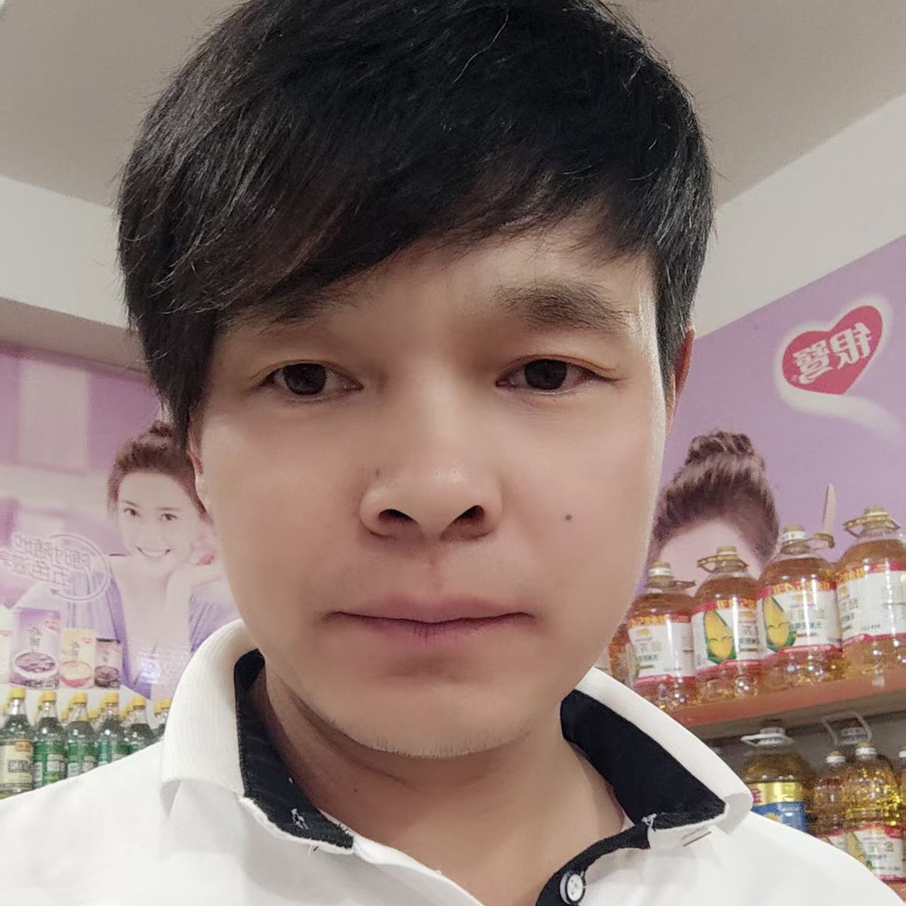 找个女的狱友的照片