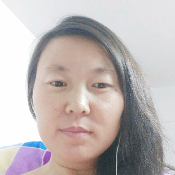 碧影拿落寞的照片