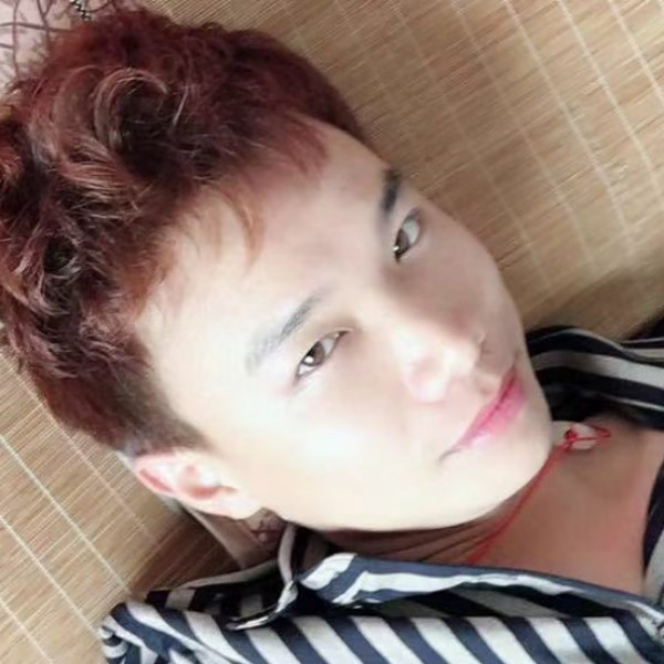 石头专一的照片