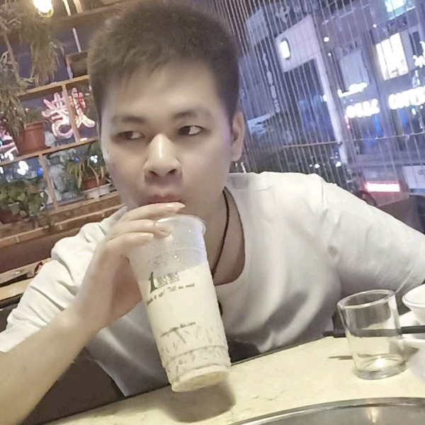 歪 脖 子 树的照片