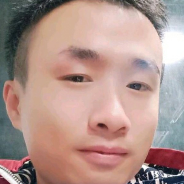 自觉迎陌颜的照片