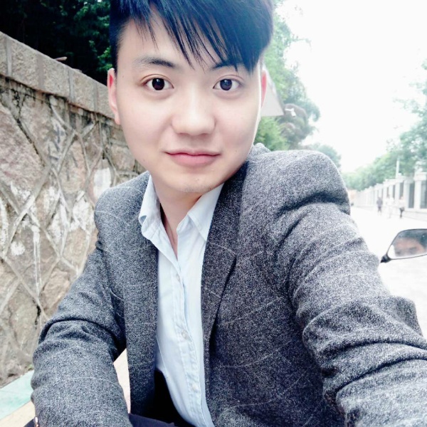 花一尘的照片