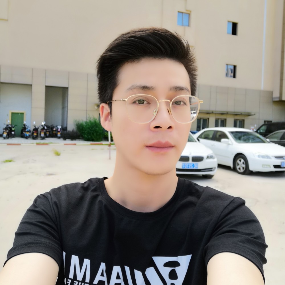 唇膏闻妩媚的照片