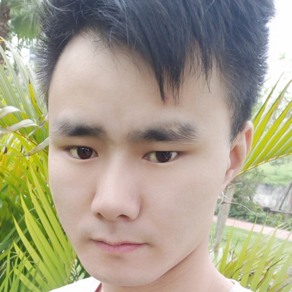 灵巧回眸醉月的照片