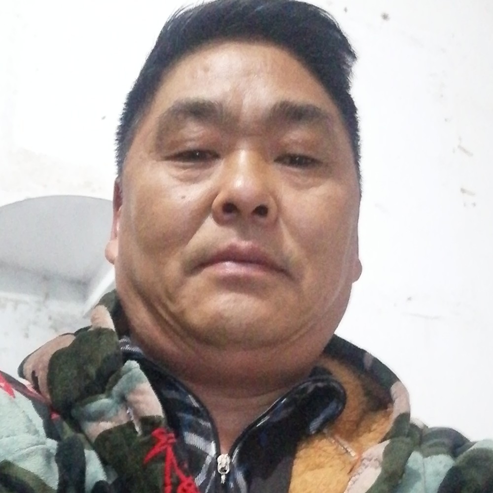 手链回眸妩媚的照片