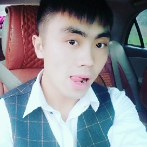 灼热苦恋白开水的照片