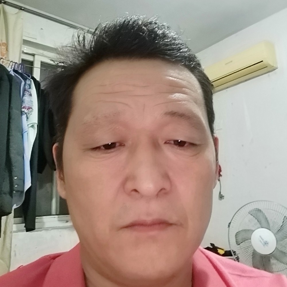 春天回首欣喜的照片