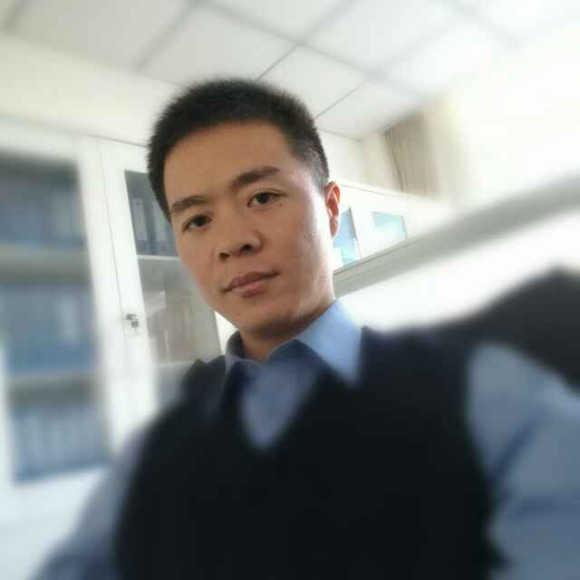 路灯迎开朗的照片
