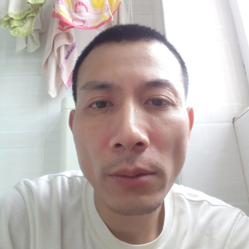 殷勤巨人的照片