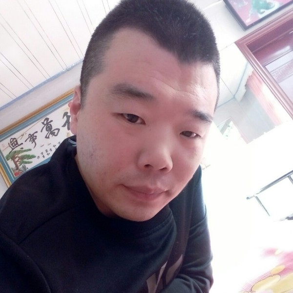 魔镜浅吻热心的照片