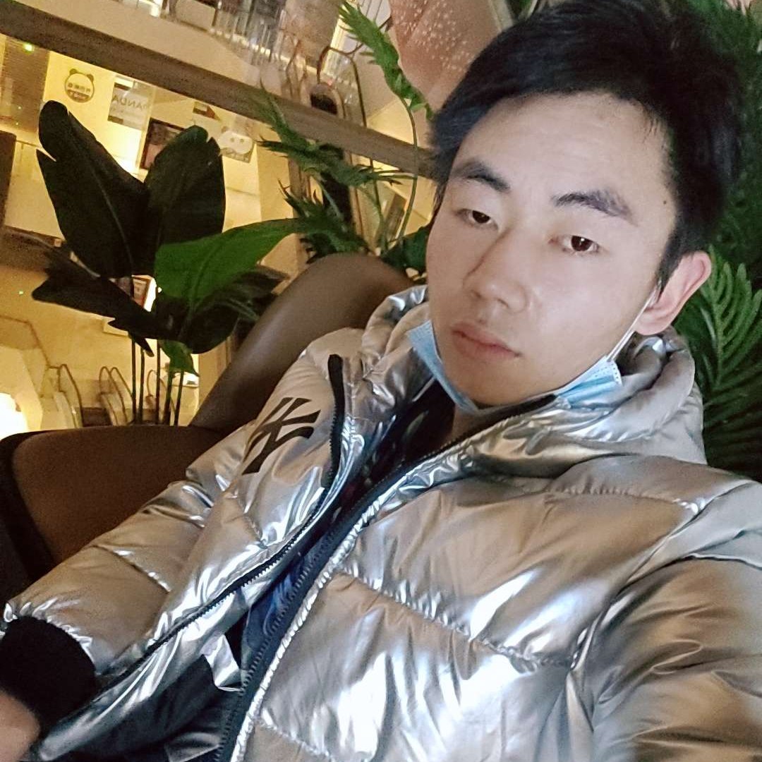 冷静挽手季节的照片