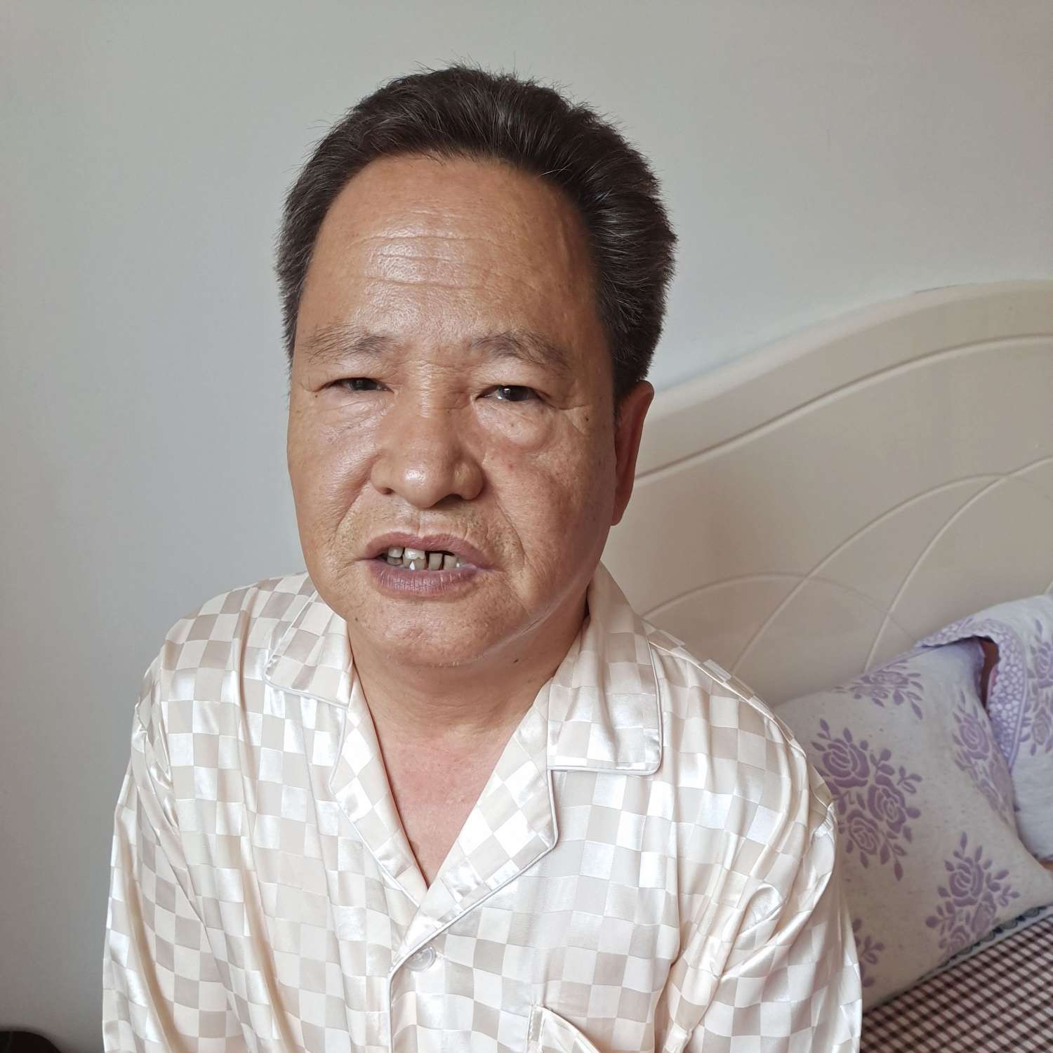 搞怪吃醋跳跳糖的照片