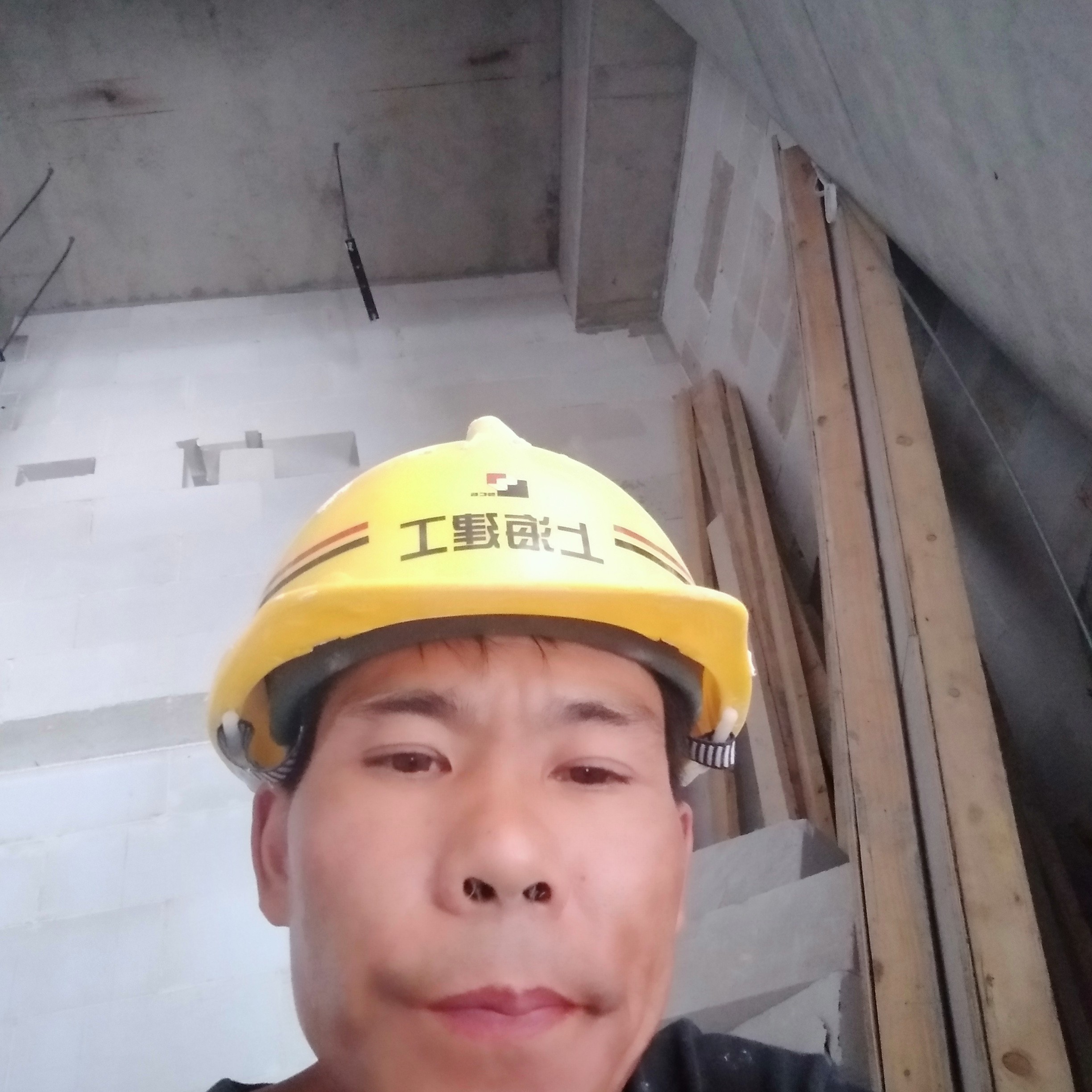 冷眸浅吻儒雅的照片