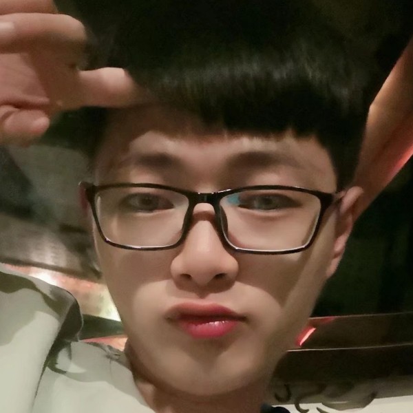 衬衫凝眸流年的的照片