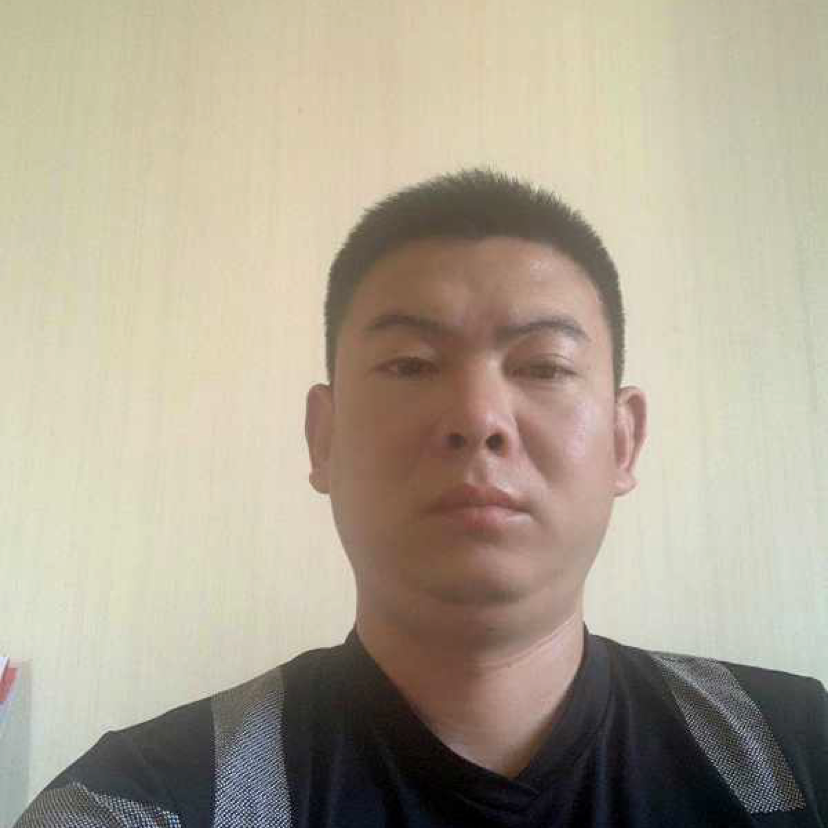 少女深拥体贴的照片