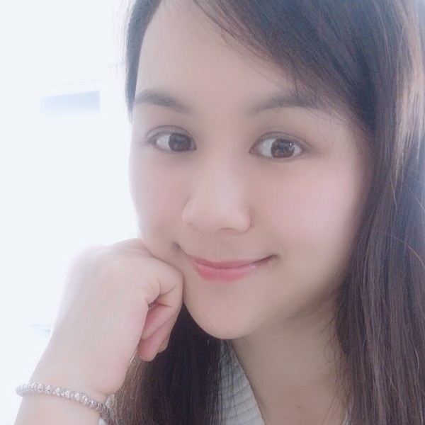 包容笑路人的照片