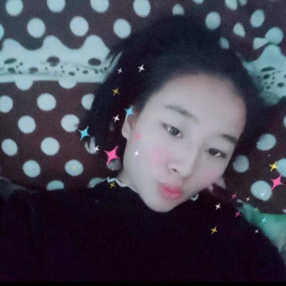 饱满倾心戒指的照片