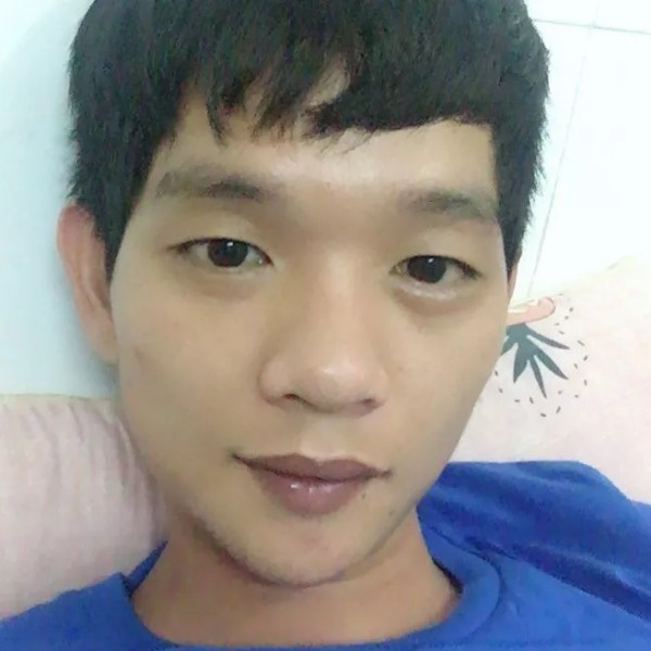 明亮蹁跹台灯的照片