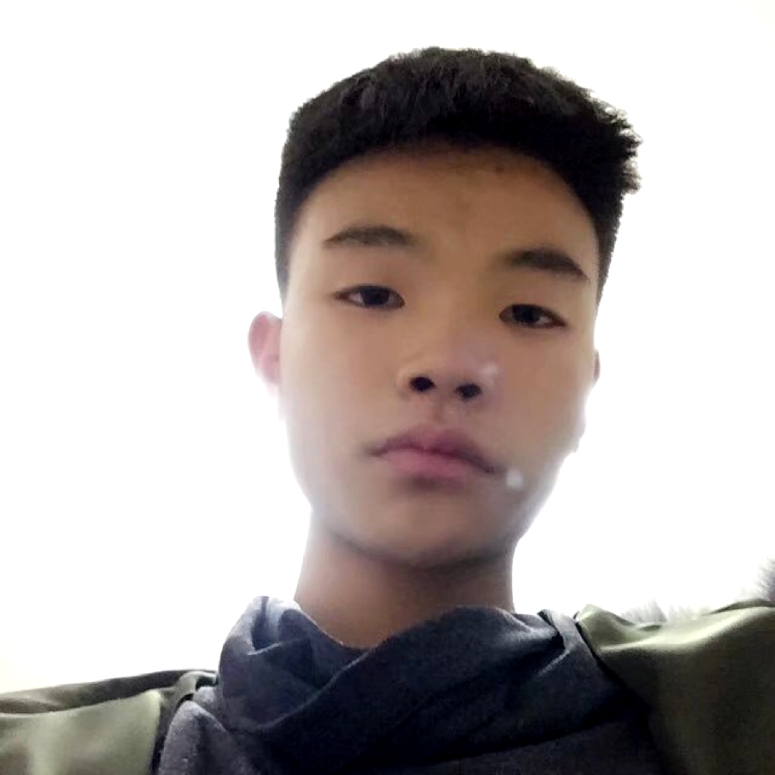 和谐倾心柜子的照片