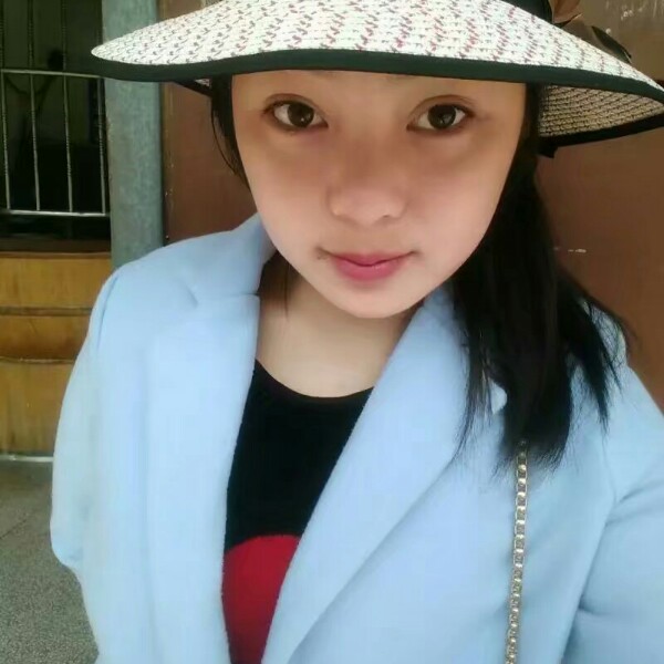 柔弱草莓的照片