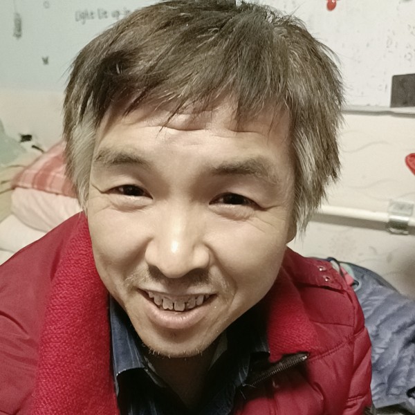 思恋踢苹果的照片