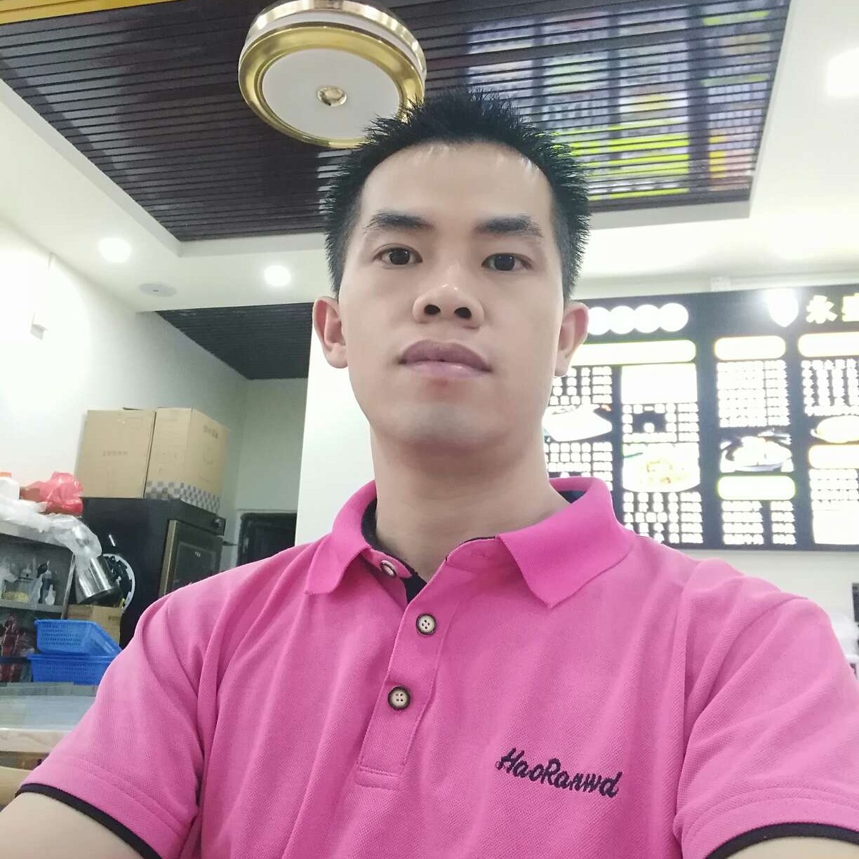 东方小仔的照片