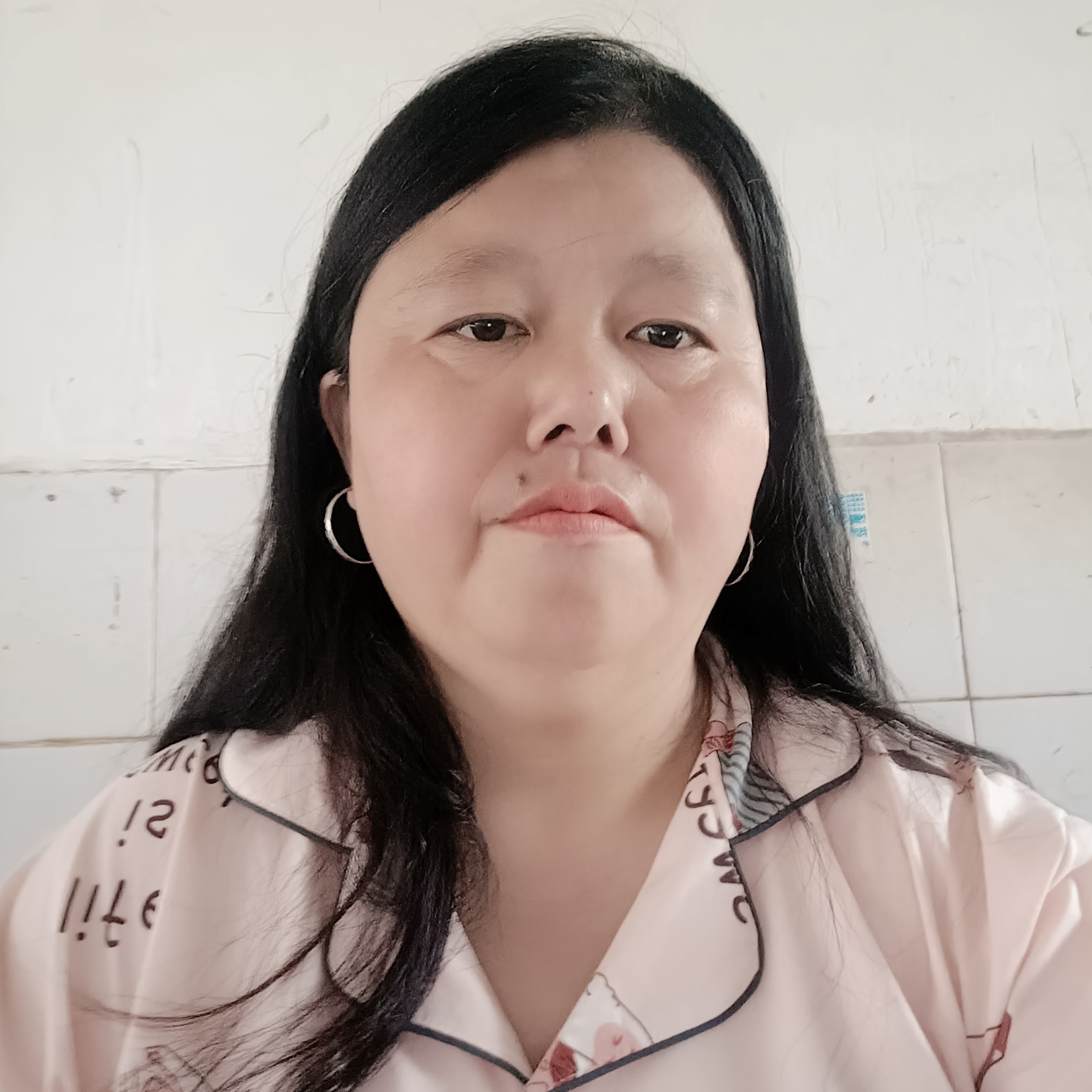 高大向缱绻的照片