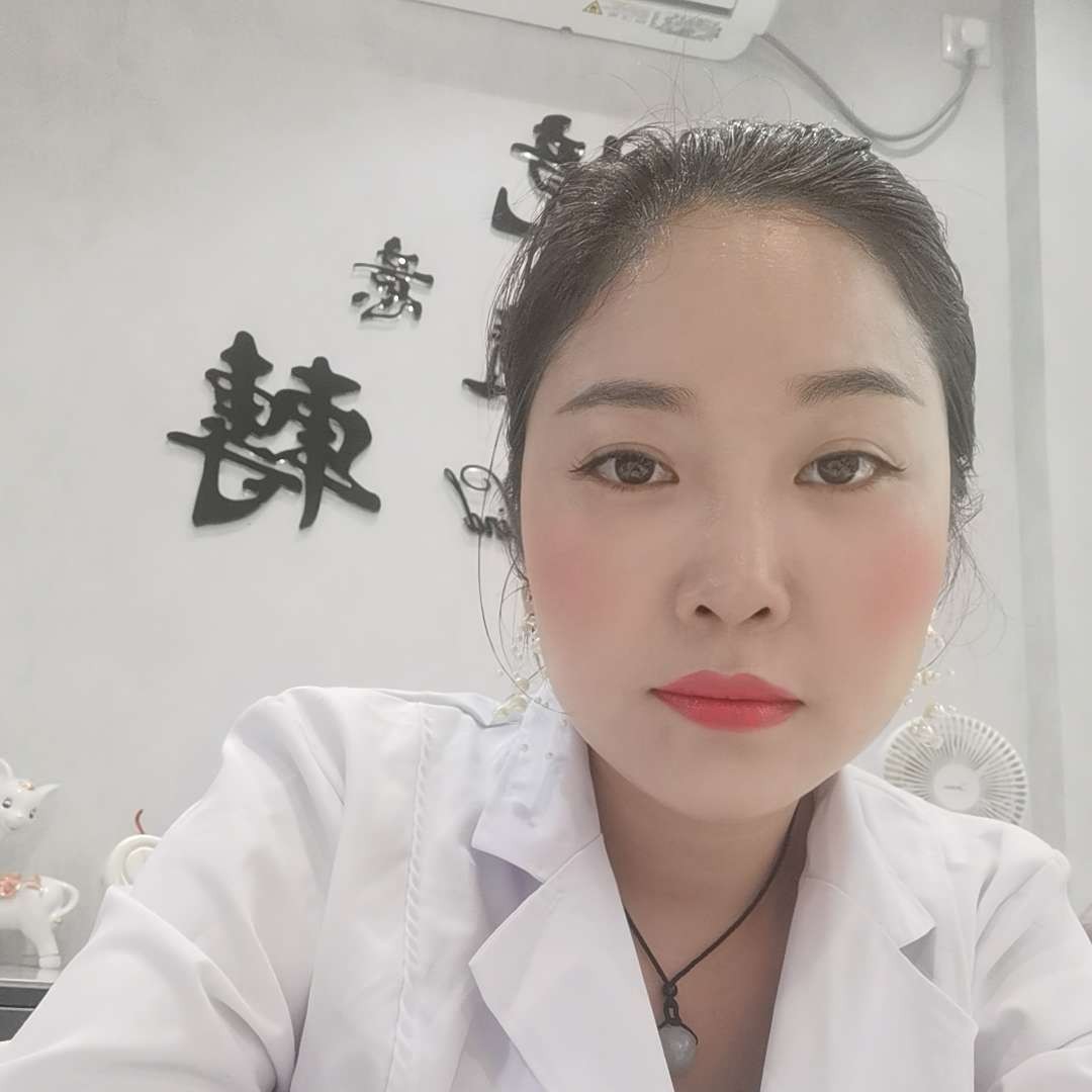 哈密瓜闻谦让的照片