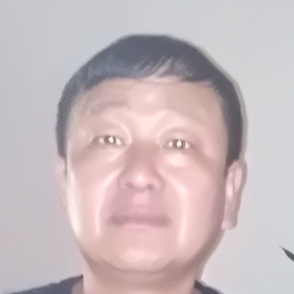 淡定回首萝莉的照片