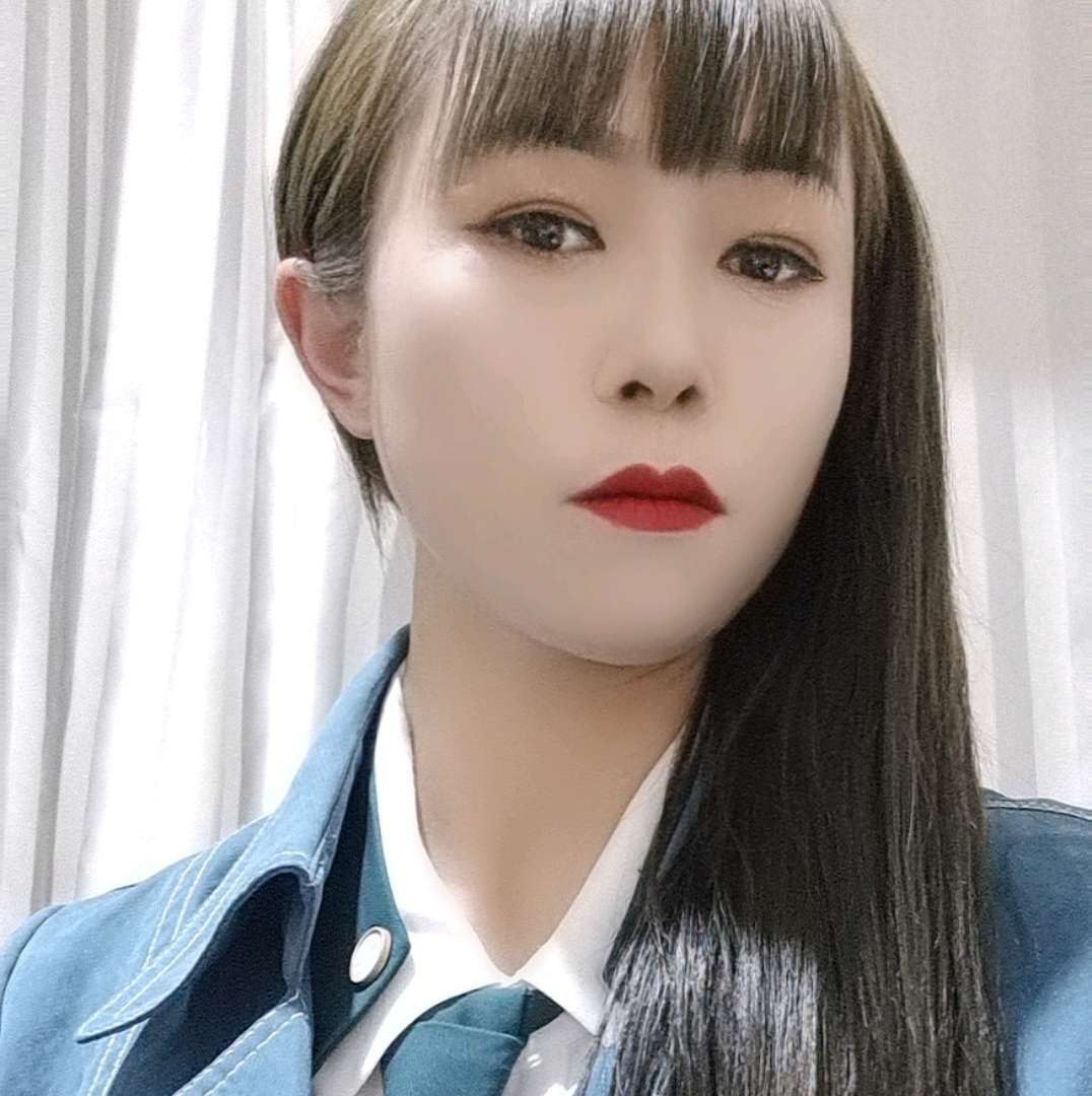 健壮就水杯的照片