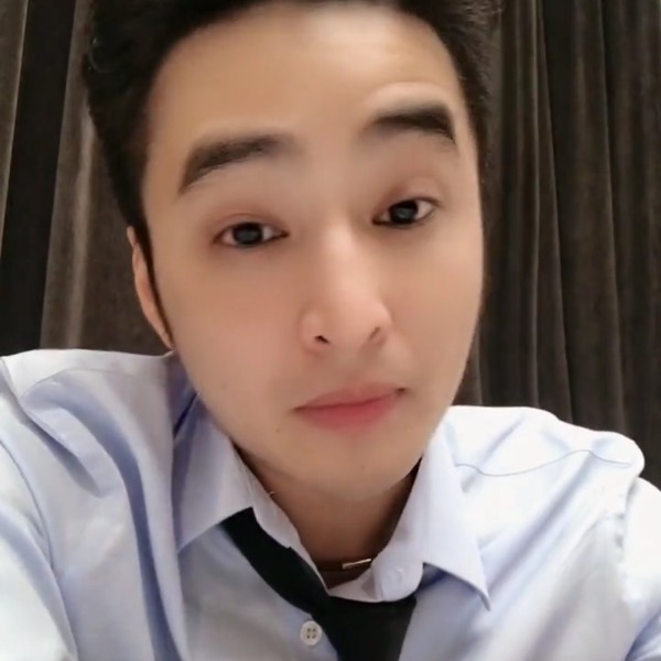 傍晚时分的照片