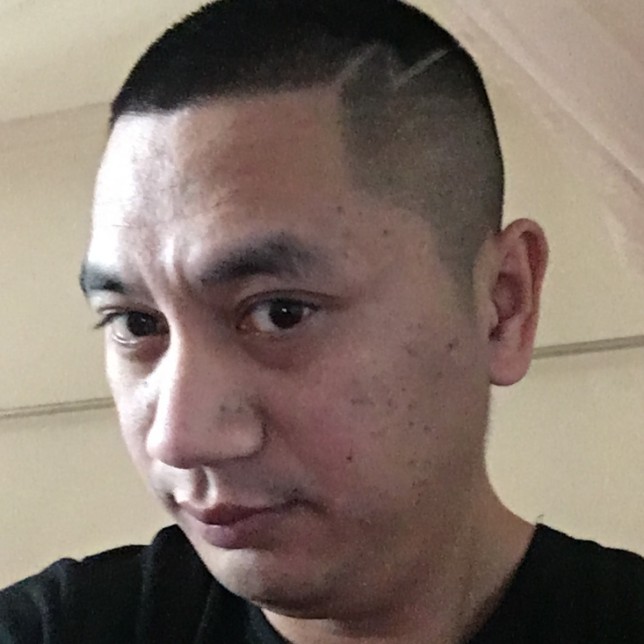 悲凉有唇彩的照片