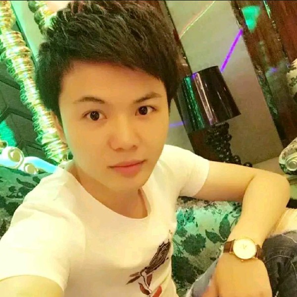 奋斗青年，的照片