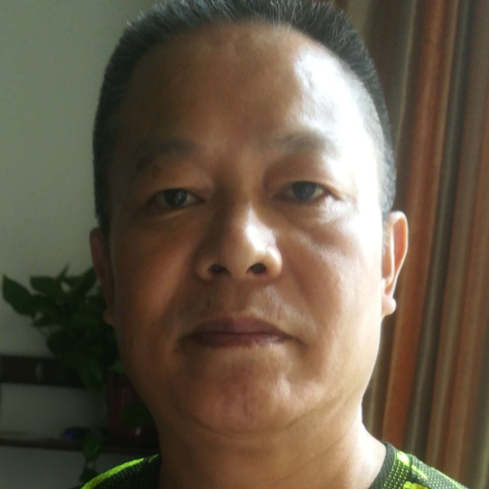 如梦凝眸坦率的照片